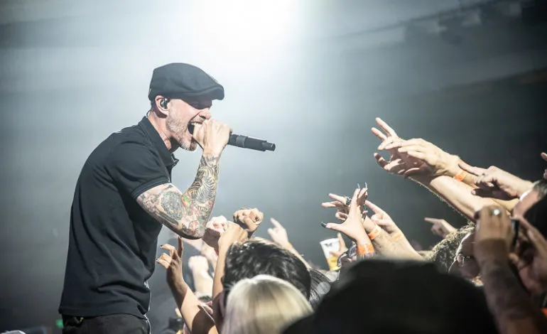 Dropkick Murphy singer Al Barr sings "Shipping Up TO Boston" live. 