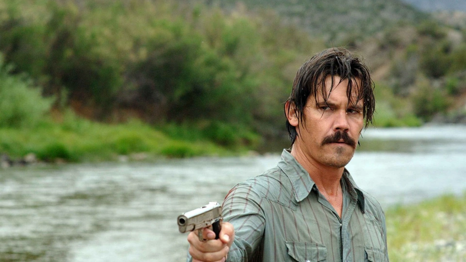 A screen shot of actor Josh Brolin from the movie No Country For Old Men. 